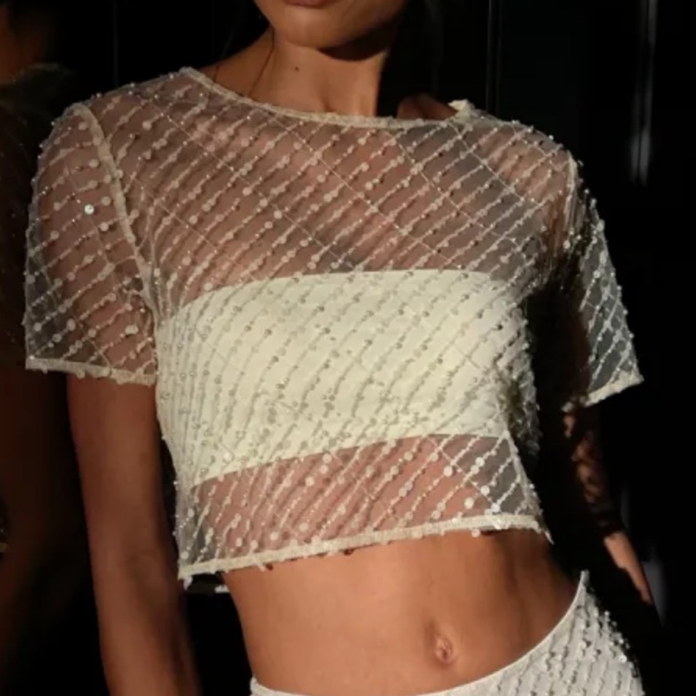 Meshki Brynne Sequin Short Sleeve top in Butter Creme. Size XS